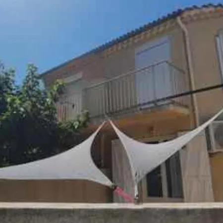 Maisonnette A 2mn De La *